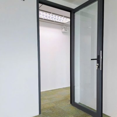 Cửa đi mở quay 1 cánh nhôm xingfa
